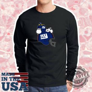 Snoopy And Woodstock Resting On New York Giants Helmet Shirt