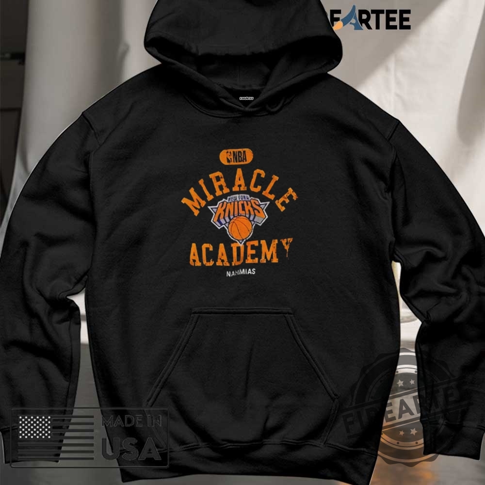 Timothée Chalamet Madison Square Garden Wearing New York Knicks Miracle Academy Nba Shirt 6 Timothée Chalamet Madison Square Garden wearing New York Knicks Miracle Academy NBA shirt